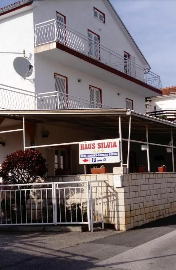 فندق جادرانوفوفي  Haus Silvia المظهر الخارجي الصورة