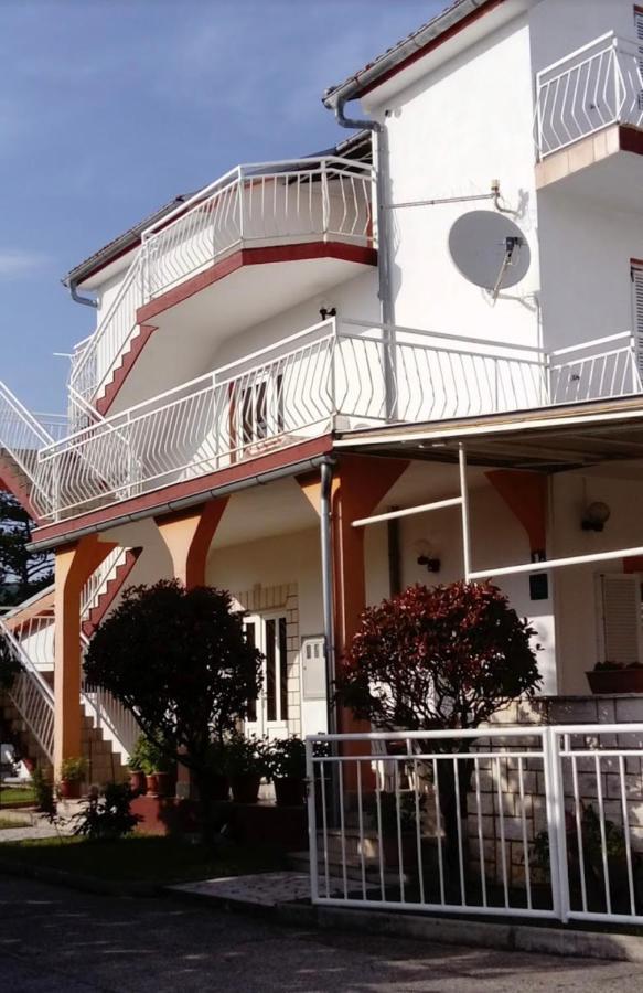 فندق جادرانوفوفي  Haus Silvia المظهر الخارجي الصورة